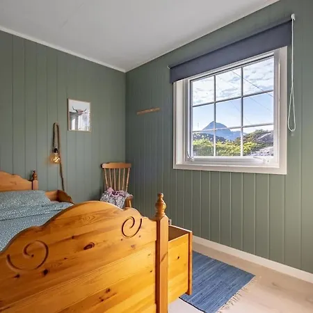 Sundet Lofoten House *