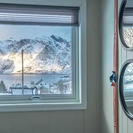 Sundet Lofoten House *