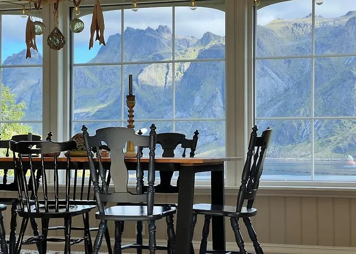 Feriehus Sundet Lofoten House